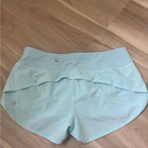 lululemon speed up shorts 2.5 - Picture 2 of 3